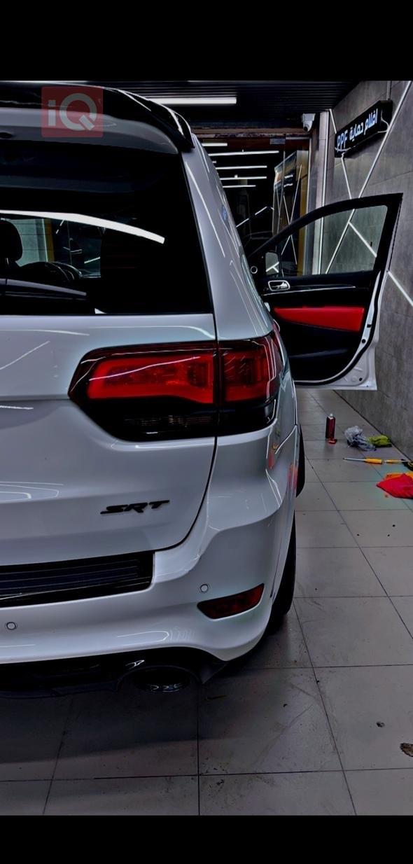 جیپ گراند شیرۆکی